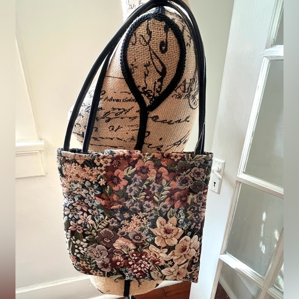 VTG Tapestry Shoulder Bag